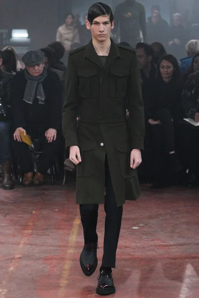 Look 19